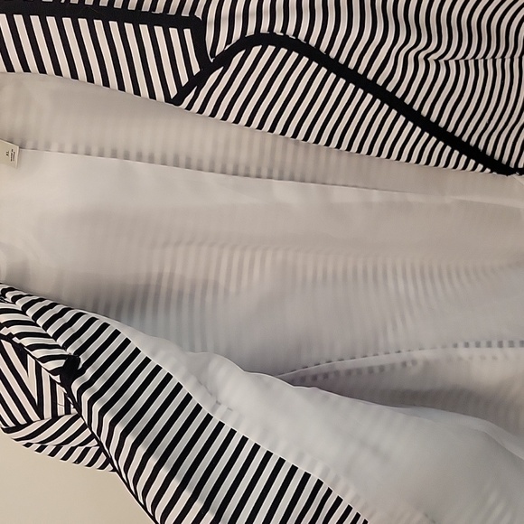 Dressbarn Black and White Striped Blazer with Notched Lapel Size 14 - Picture 3 of 6